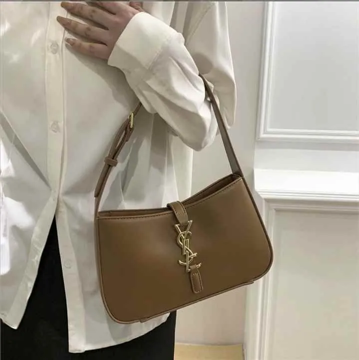 حقيبة يد نسائية من الجلد الصناعي - Famous Brands Women's Faux Leather Handbag