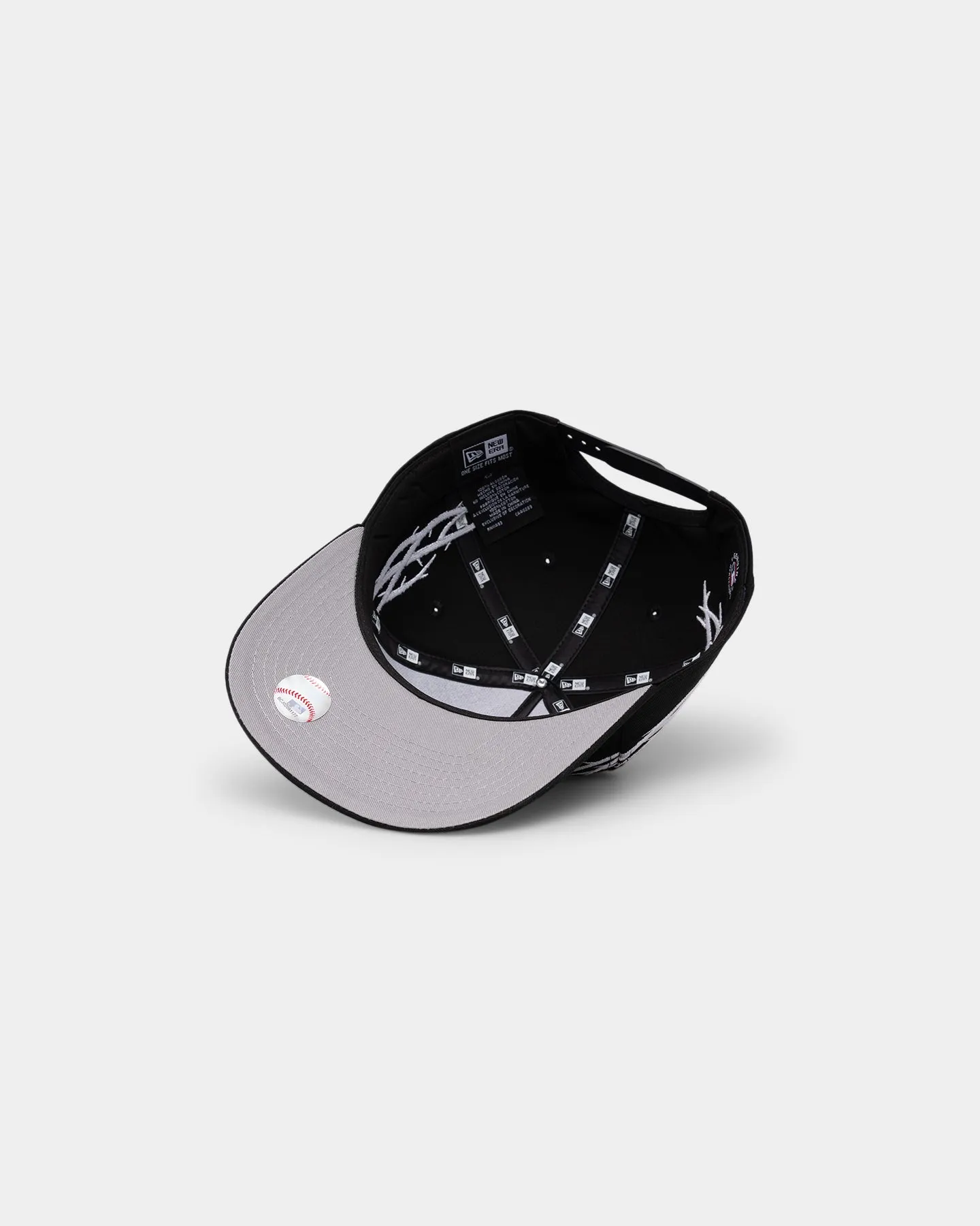 New Era Atlanta Braves 'Twisted Thorns' Golfer Pre-Curved Snapback Black