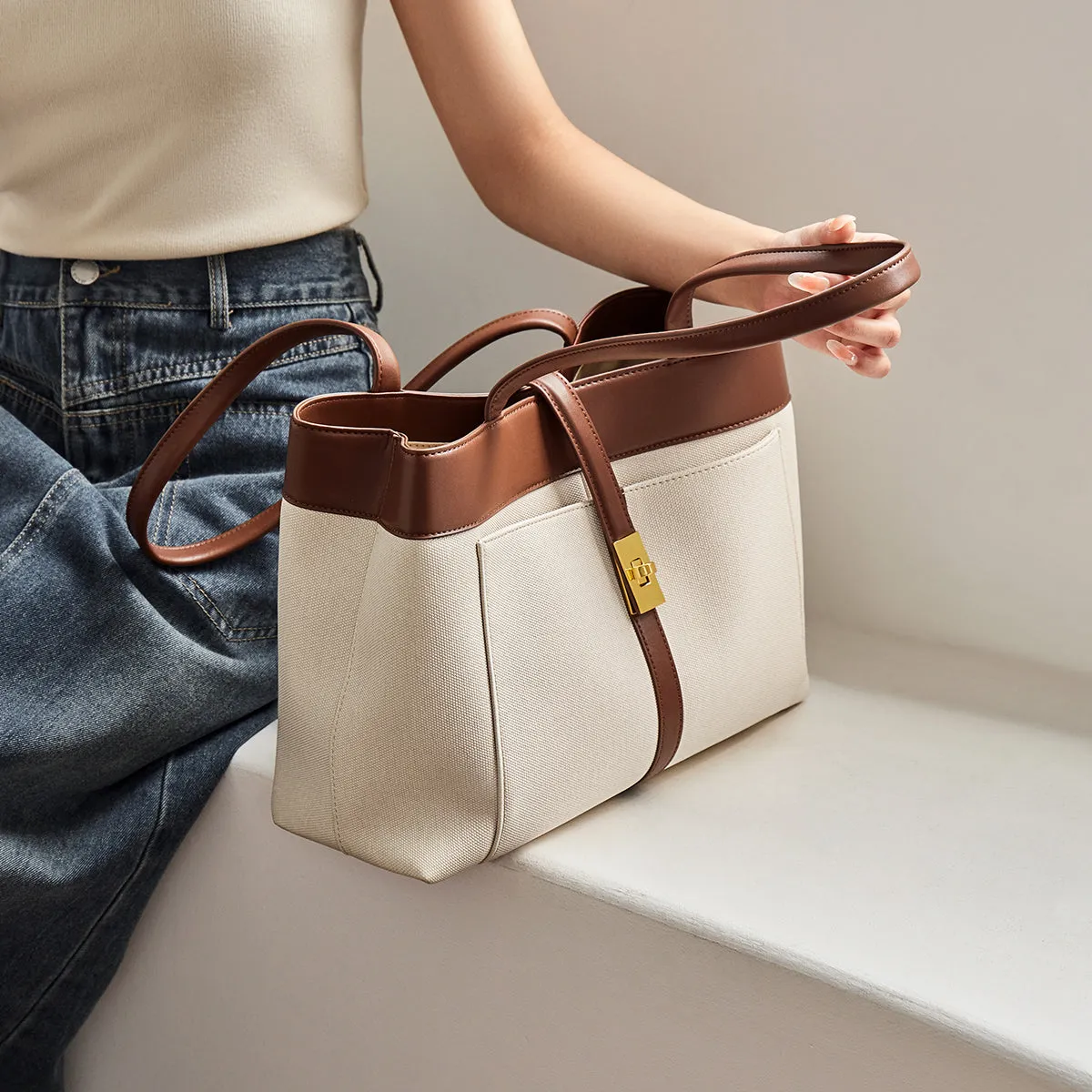 Oregon Metro Leather Buckle Strap Tote Bag