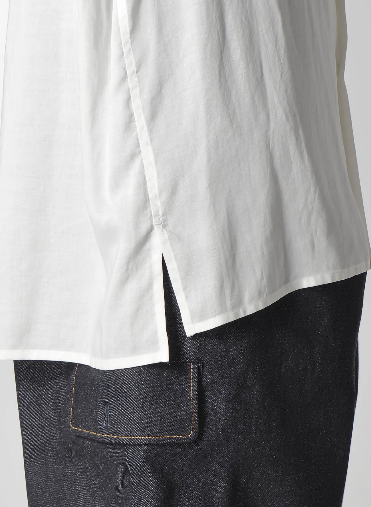 REGULAR COLLAR SHIRT WITH RED FLOWER PRINT