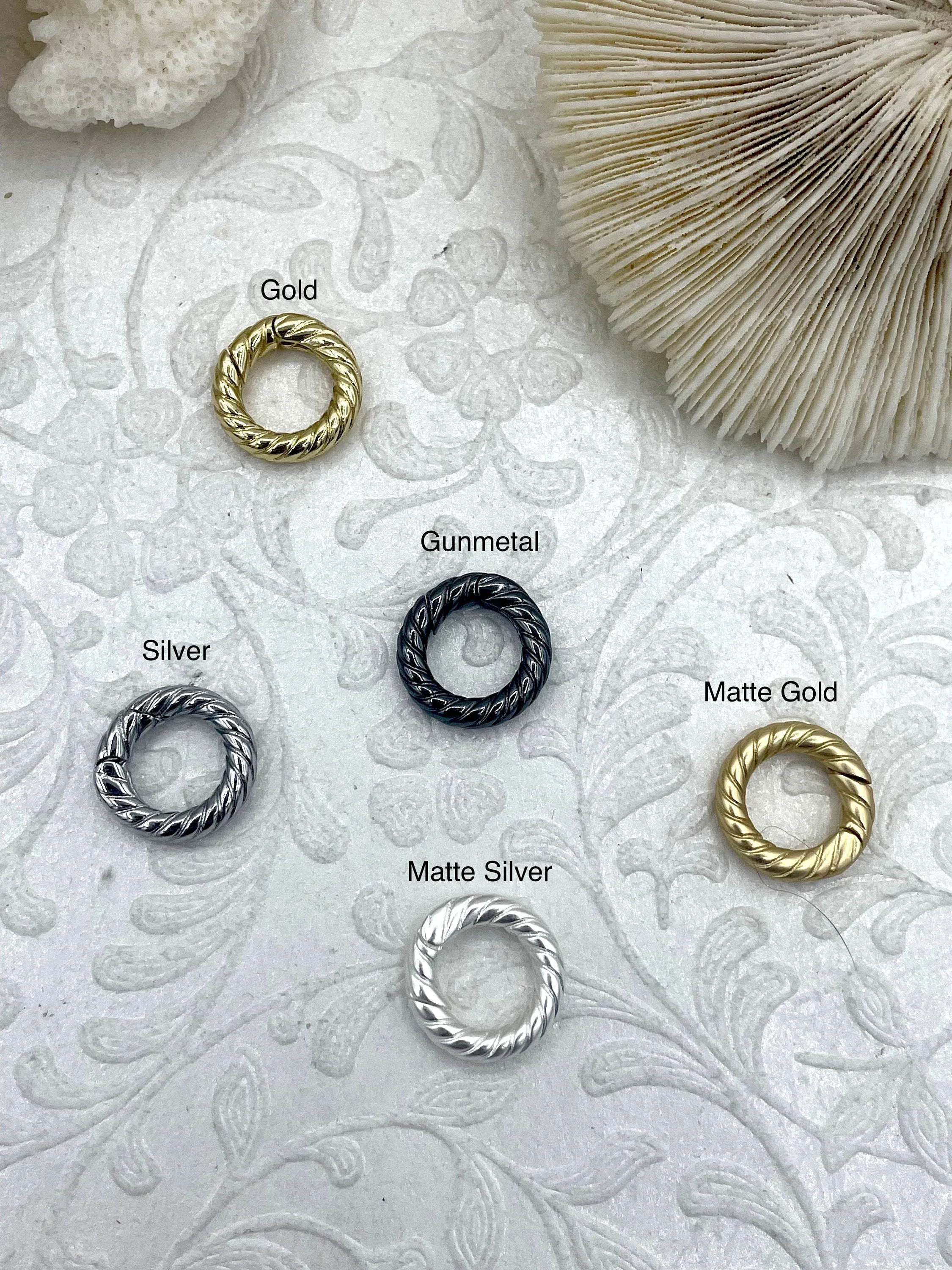 Textured Brass Round Spring Ring Clasp, Spring Gate Clasp, 15mm Clasp, Spring Gate Clasp, Spring Gate Pendant, 5 Colors, Fast Ship