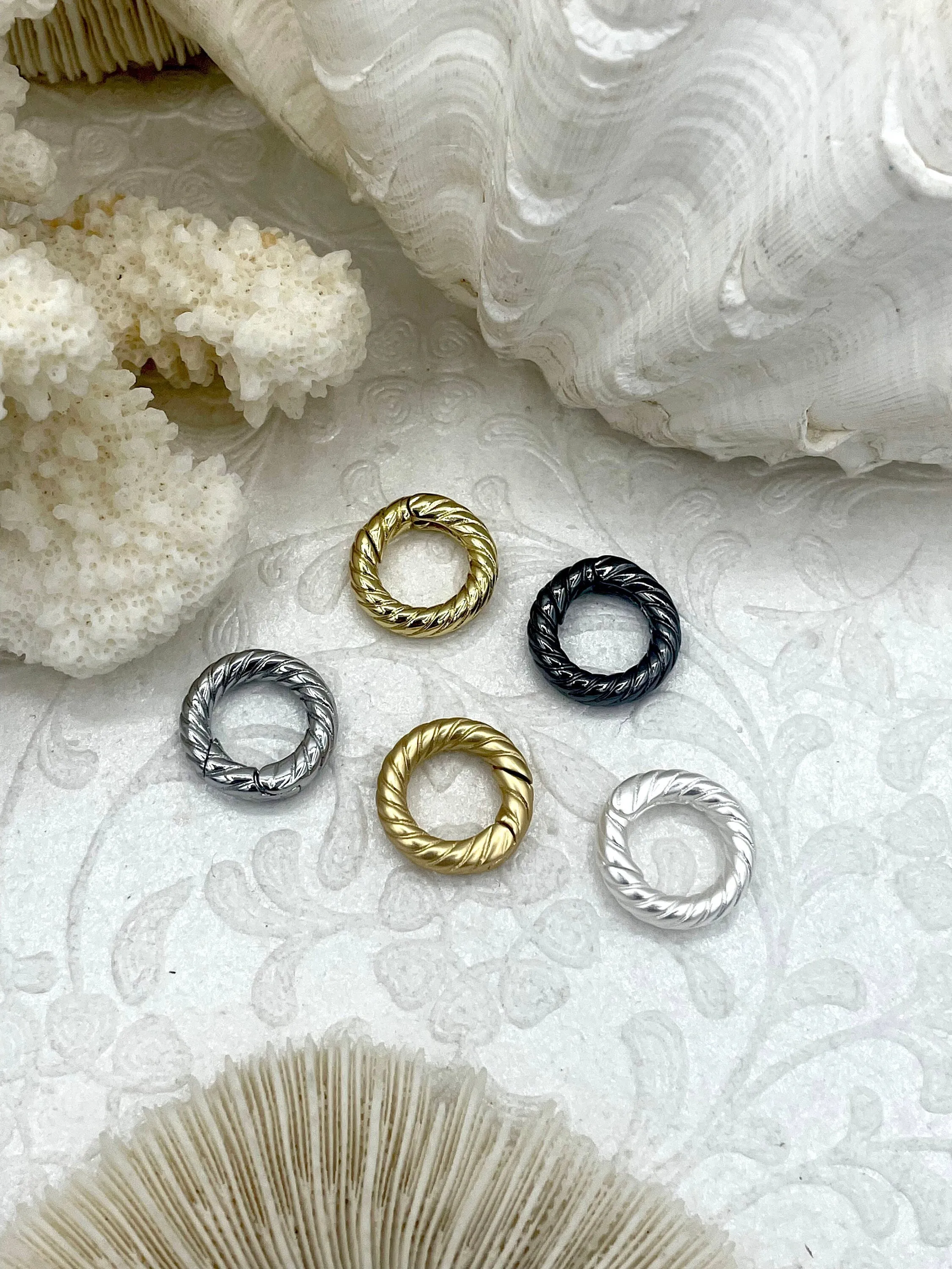 Textured Brass Round Spring Ring Clasp, Spring Gate Clasp, 15mm Clasp, Spring Gate Clasp, Spring Gate Pendant, 5 Colors, Fast Ship