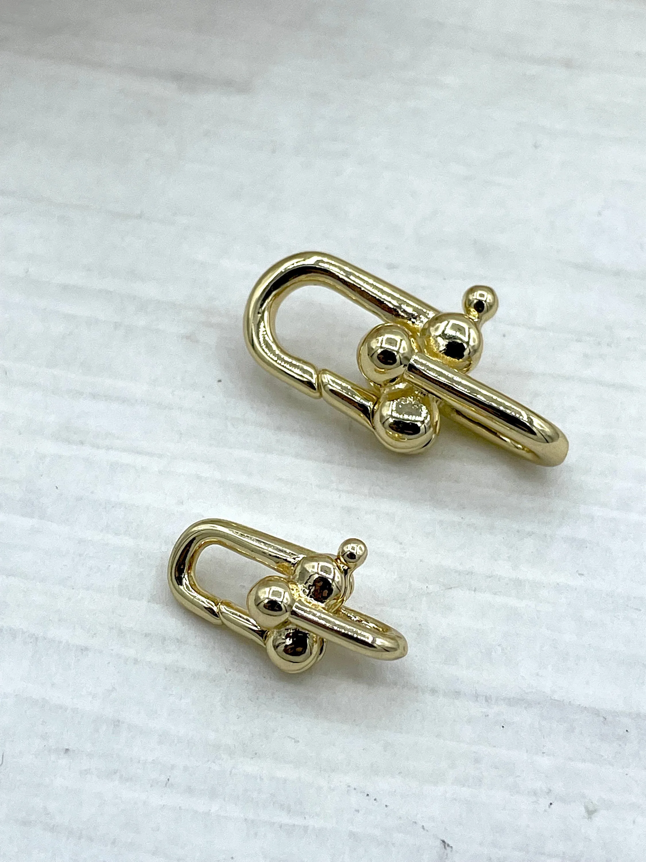 U Shape Lobster Clasp, U Carabiner Clasp, U Spring Clasp, U Chunky Horse Shoe Chain U Link Clasp in  2 sizes, 4 finishes Fast Ship.