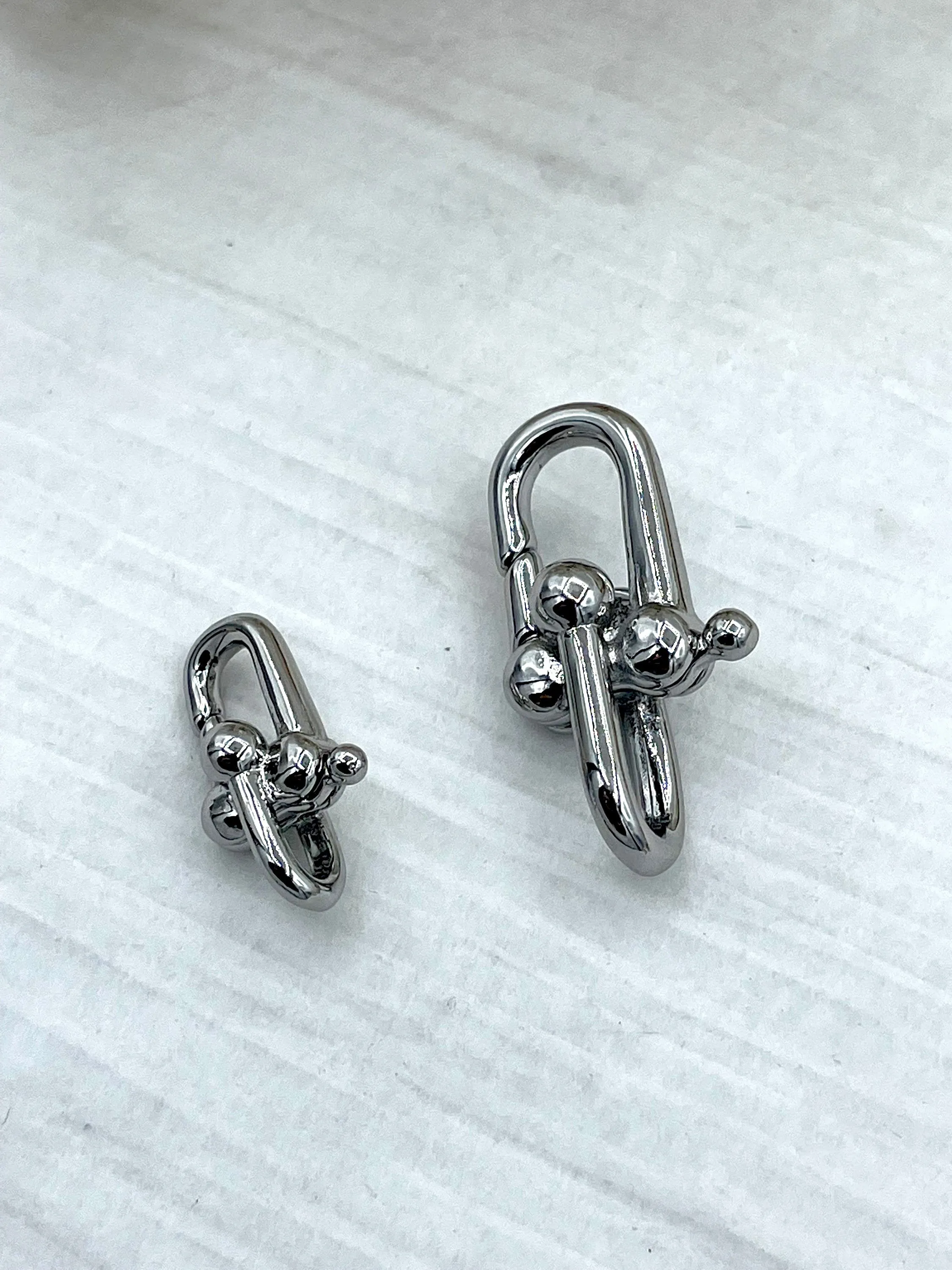 U Shape Lobster Clasp, U Carabiner Clasp, U Spring Clasp, U Chunky Horse Shoe Chain U Link Clasp in  2 sizes, 4 finishes Fast Ship.